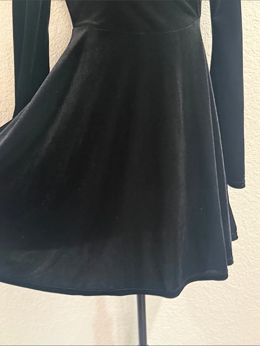 SHEIN 12/13Y Black Velvet Long Sleeve midi Dress